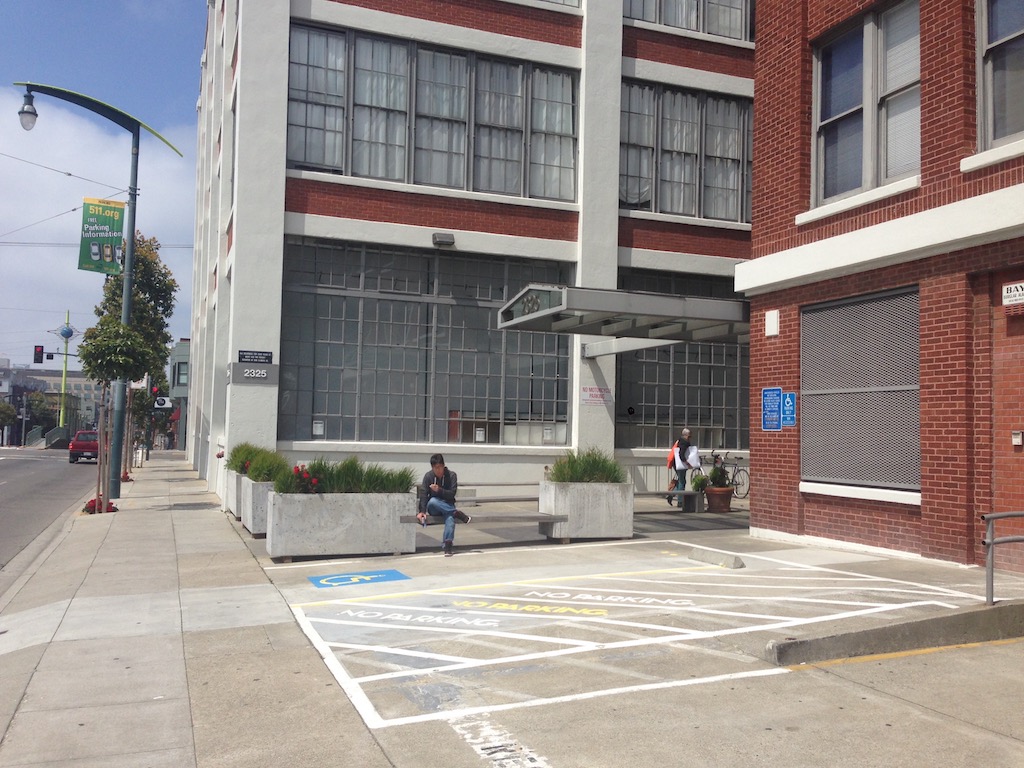 SF STREET FURNITURE - 3RD STREET